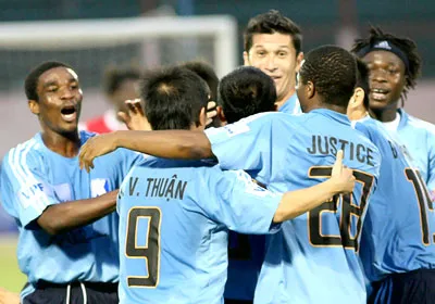 Vòng 2 Super League 2012 - Hà Nội T&T tạm dẫn đầu