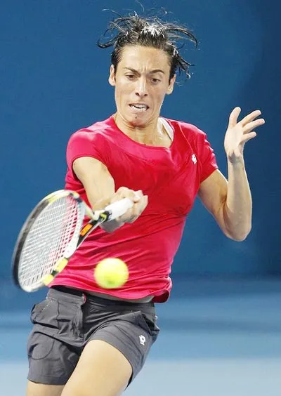Schiavone dễ dàng hạ Stosur