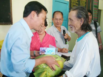 Ấm tình nghệ sĩ