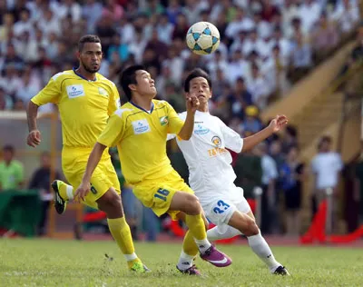 Trước loạt trận vòng 3 Super League 2012 (ngày 15-1) - Vua không ngai!