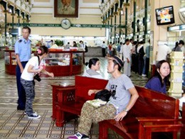 Japanese tourists in HCMC Japanese tourists in HCMC