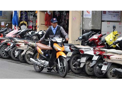 Hanoi has banned parking along 262 streets in the city (Photo: Tuoi Tre) Hanoi has banned parking along 262 streets in the city (Photo: Tuoi Tre)