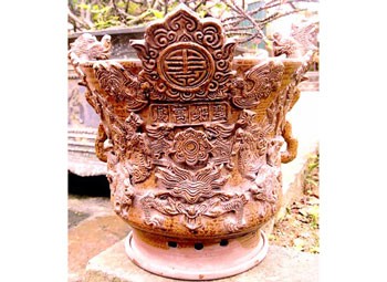 Ancient incense burner unearthed in Ha Tinh Province. (Photo: SGGP) Ancient incense burner unearthed in Ha Tinh Province. (Photo: SGGP)