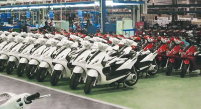 Một góc dây chuyền sản xuất Fly tại Nhà máy Piaggio Việt Nam Một góc dây chuyền sản xuất Fly tại Nhà máy Piaggio Việt Nam