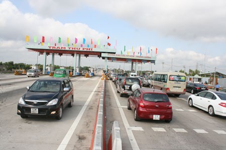 Ho Chi Minh City-Trung Luong Expressway collecting toll fees station Ho Chi Minh City-Trung Luong Expressway collecting toll fees station