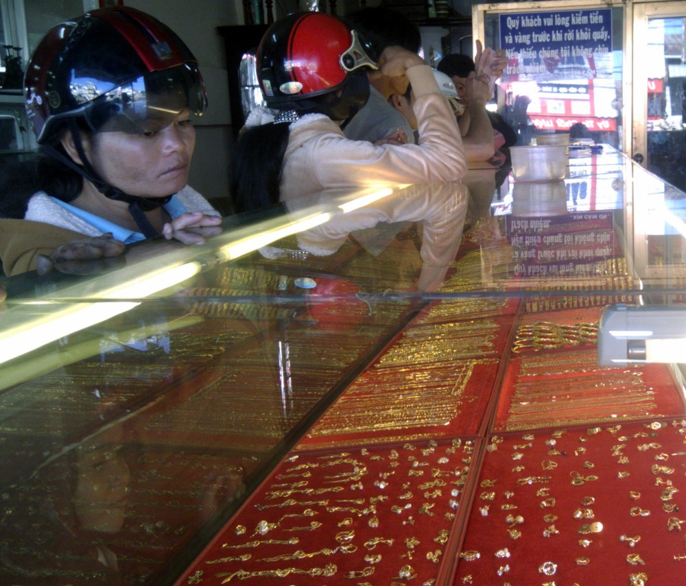 Gold makes slight recovery ảnh 1 Gold makes slight recovery ảnh 1