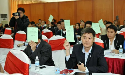 Chiếc cần tre và con cá mập
