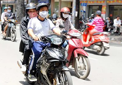 Nhiều học sinh vẫn được gia đình cho sử dụng xe phân khối lớn đi học. Ảnh: Thanh Tâm Nhiều học sinh vẫn được gia đình cho sử dụng xe phân khối lớn đi học. Ảnh: Thanh Tâm