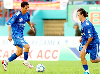 Vòng 11 V-League 2012: Sài Gòn FC gặp trải nghiệm đầu tiên
