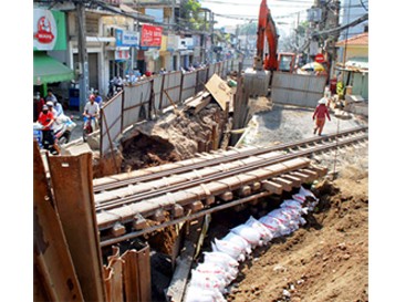 A drainage project under construction along Nguyen Kiem Street in Phu Nhuan District (Photo: SGGP) A drainage project under construction along Nguyen Kiem Street in Phu Nhuan District (Photo: SGGP)
