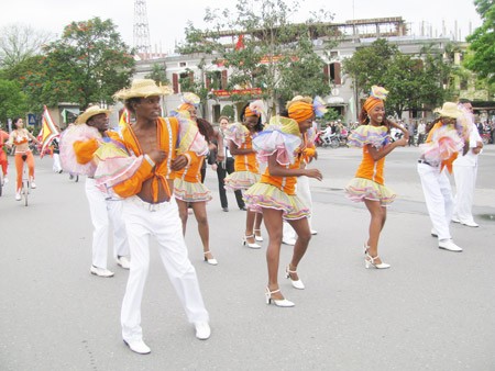 The Luca Pulido art troupe from Colombia The Luca Pulido art troupe from Colombia