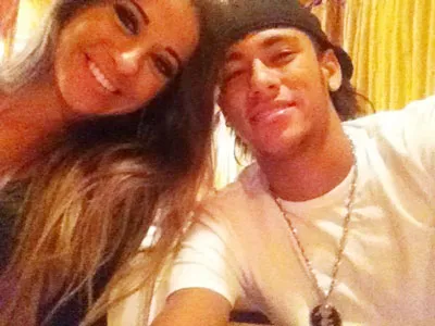 Neymar và bạn mới