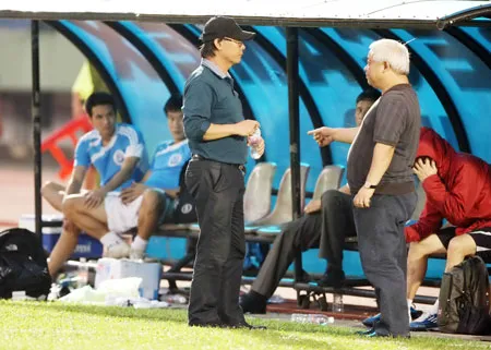 Kiện một ông bầu