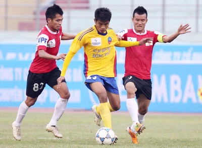 Trước loạt trận vòng 15 V-League 2012 (ngày 29-4): Còn nước còn tát!