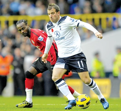 Tottenham (5) - Blackburn (19): Nhát “chém” đầu tiên!