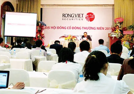 ĐHĐCĐ thường niên 2012 của Chứng khoán Rồng Việt ĐHĐCĐ thường niên 2012 của Chứng khoán Rồng Việt