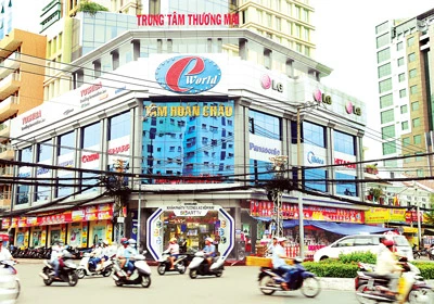 Rạp Khải Hoàn (đường Nguyễn Trãi, quận 1) nay trở thành trung tâm thương mại. Ảnh: AN DUNG Rạp Khải Hoàn (đường Nguyễn Trãi, quận 1) nay trở thành trung tâm thương mại. Ảnh: AN DUNG