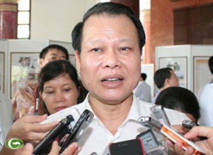 Deputy Prime Minister Vu Van Ninh answers questions(Photo Government website)