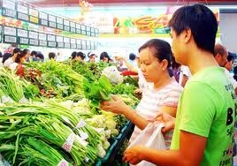 The vegetable section at a supermarket in HCMC (Photo: SGGP) The vegetable section at a supermarket in HCMC (Photo: SGGP)