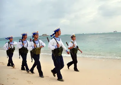 Ngày đêm bảo vệ biển đảo Việt Nam, những người lính ở quần đảo Trường Sa cũng luôn khao khát được hòa mình vào bầu không khí bóng đá hấp dẫn như EURO. Ảnh: Công Hoan Ngày đêm bảo vệ biển đảo Việt Nam, những người lính ở quần đảo Trường Sa cũng luôn khao khát được hòa mình vào bầu không khí bóng đá hấp dẫn như EURO. Ảnh: Công Hoan