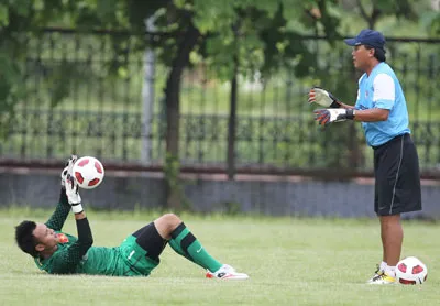 Tuyển Việt Nam trước trận giao hữu với Mozambique: Sống chung với lũ