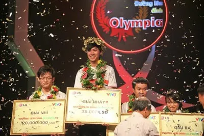 Đặng Thái Hoàng đoạt vòng nguyệt quế của cuộc thi Đường lên đỉnh Olympia lần thứ 12 Đặng Thái Hoàng đoạt vòng nguyệt quế của cuộc thi Đường lên đỉnh Olympia lần thứ 12