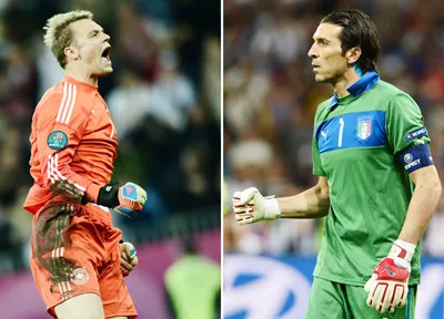 Manuel Neuer (trái) và Gianluigi Buffon Manuel Neuer (trái) và Gianluigi Buffon