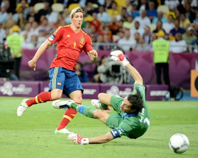EURO 2012: Tây Ban Nha bảo vệ thành công ngôi vô địch ảnh 5 EURO 2012: Tây Ban Nha bảo vệ thành công ngôi vô địch ảnh 5
