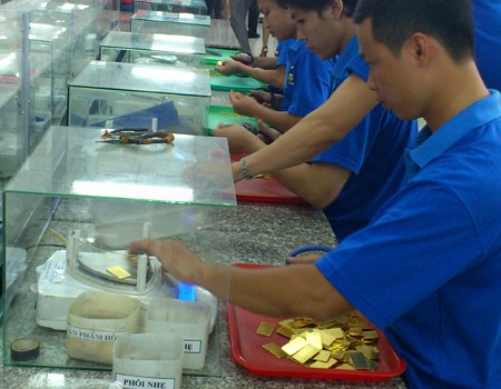 Producing SJC bars Producing SJC bars