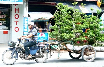 Xe cà tàng chở hàng “siêu trọng”