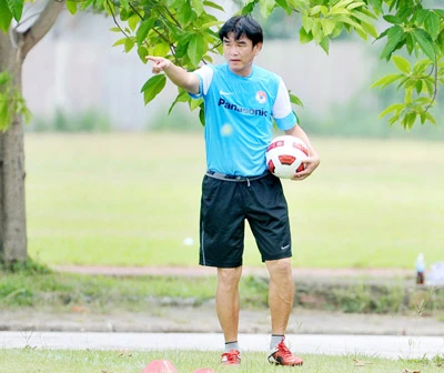 Tuyển Việt Nam chuẩn bị chiến dịch AFF Cup 2012: Chốt hạ với Phan Thanh Hùng