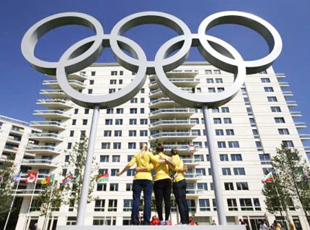 Một câu chuyện khác ở làng Olympic: Muốn đi vệ sinh cũng khó!