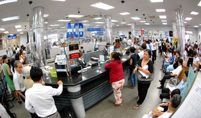 Transactions continued as normal at ACB on August 21 (Photo: SGGP) Transactions continued as normal at ACB on August 21 (Photo: SGGP)
