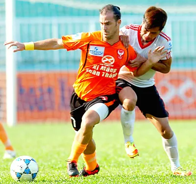 Sài Gòn.Xuân Thành bám sát ngôi đầu