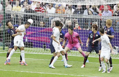 Brazil - Mexico: Mexico và niềm hy vọng Fabian