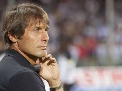 Cấm HLV Conte (Juventus) hành nghề 10 tháng