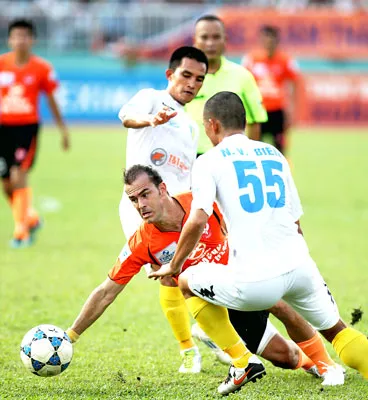 V-League 2012: Chất lượng thảm hại
