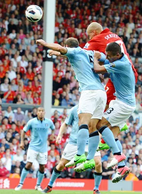 Vòng 2 Giải Ngoại hạng Anh: Liverpool hòa Man.City 2 - 2
