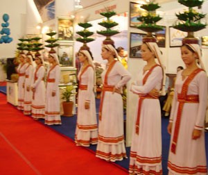 The festival is also a chance to honor the Cham people’s culture, promote tourism potential and destinations in the central coastal province of Ninh Thuan. (Photo:KK) The festival is also a chance to honor the Cham people’s culture, promote tourism potential and destinations in the central coastal province of Ninh Thuan. (Photo:KK)