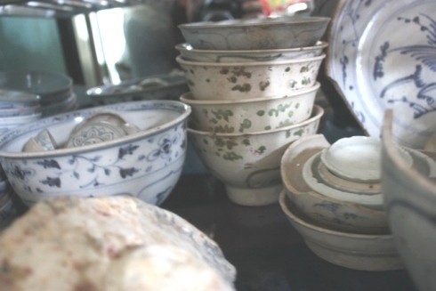 Some antique items found in the shipwreck (Photo: Tuoi Tre) Some antique items found in the shipwreck (Photo: Tuoi Tre)