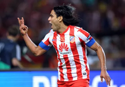 Niềm vui của Falcao sau khi ghi bàn thắng thứ ba vào lưới Chelsea. Niềm vui của Falcao sau khi ghi bàn thắng thứ ba vào lưới Chelsea.