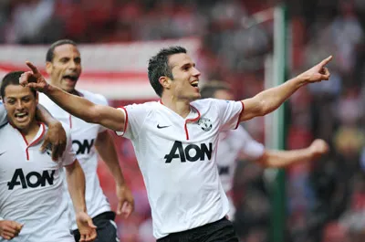 Van Persie tỏa sáng giúp Man.United thoát hiểm