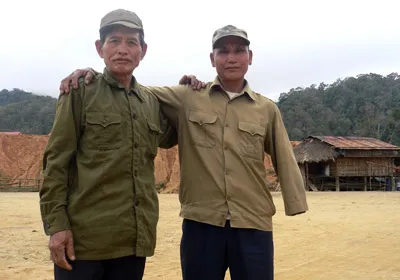 Người ở lại Sê Ka Máng