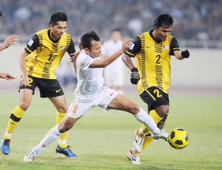 Malaysia - Việt Nam sân Shah Alam (19 giờ 45): Thách thức nhà vô địch