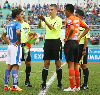 Danh sách đăng ký trọng tài FIFA: Cần đa, không cần tinh?