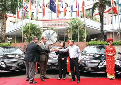 Mercedes-Benz Việt Nam cung cấp lô xe cao cấp cho khách sạn Melia Hanoi