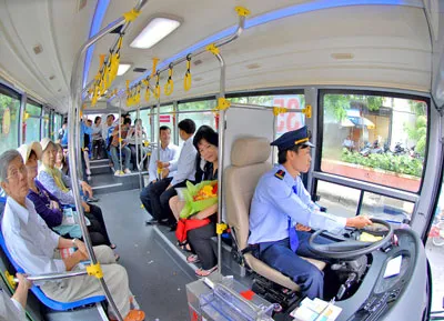 Nhân khai trương tuyến buýt trung tâm quận 1 TPHCM - Lại nói về phát triển xe buýt