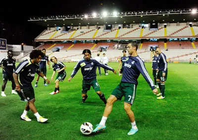 Hoãn trận Vallecano - Real Madrid vì đèn không đủ sáng: Chuyện như đùa