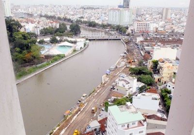 The City had planned a flyover over the Nhieu Loc-Thi Nghe Canal (Photo: SGGP) The City had planned a flyover over the Nhieu Loc-Thi Nghe Canal (Photo: SGGP)