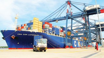 Cargo and loading at Cai Mep - Thi Vai International Terminal in the southern province of Ba Ria- Vung Tau (Photo: SGGP) Cargo and loading at Cai Mep - Thi Vai International Terminal in the southern province of Ba Ria- Vung Tau (Photo: SGGP)